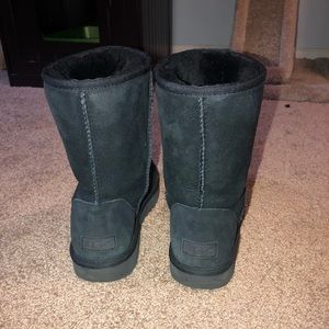 Black Uggs size 8